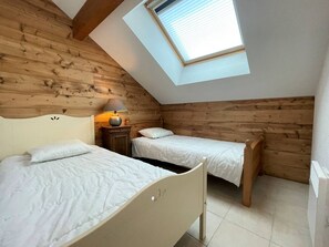 4 camere