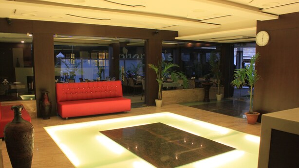 Unclassified image, 1 of 48, button -  Loharkar Hotel (Nagpur)