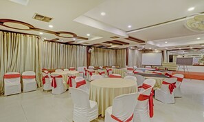 Business centre -  Loharkar Hotel (Nagpur)