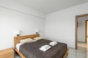 5 bedrooms, in-room safe, iron/ironing board, travel cot