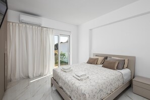 5 Schlafzimmer, Zimmersafe, Bügeleisen/Bügelbrett, Reisekinderbett