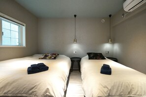 2 habitaciones, tabla de planchar con plancha, wifi y ropa de cama 