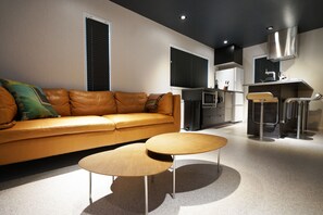 Smart TV - Real Life AOYAMA 2BR suite 3-bed 3min Aoyama 1chome Station (Minato)