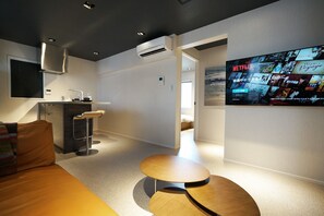 Interior - Real Life AOYAMA 2BR suite 3-bed 3min Aoyama 1chome Station (Minato)