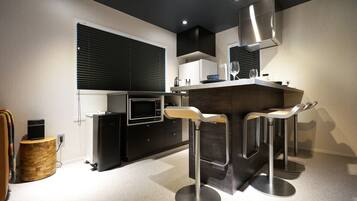 Fridge, microwave, dishwasher, coffee/tea maker