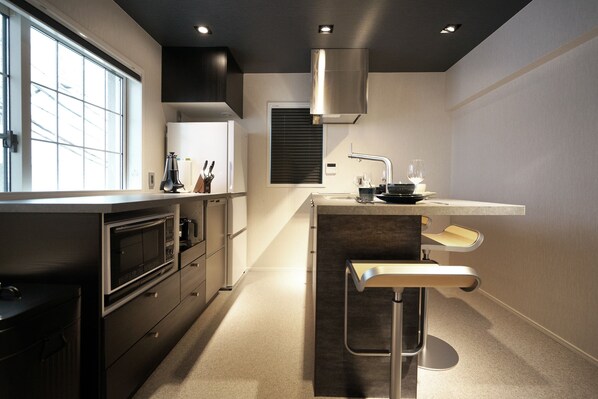 Fridge, microwave, dishwasher, coffee/tea maker - Real Life AOYAMA 2BR suite 3-bed 3min Aoyama 1chome Station (Minato)