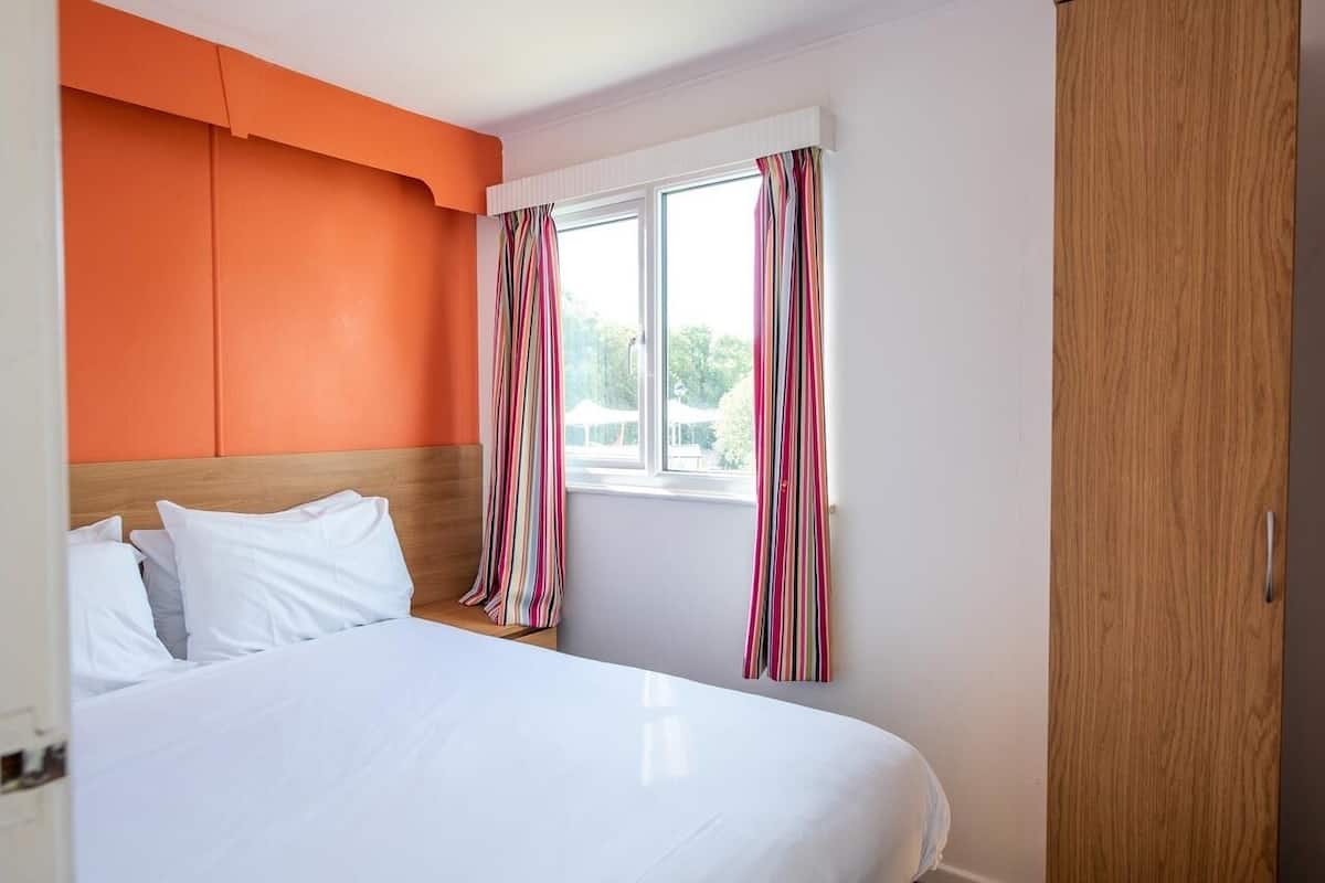5 Berth Comfort Chalet Pet Free | 2 bedrooms