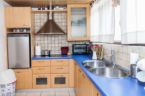 Private kitchen - Gorgeous apartment in Piraeus (Piraeus)