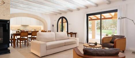 Cheminée, table de tennis de table