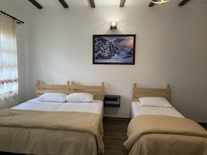 Family Room, 1 Bedroom, Smoking, Lake View | Premium bedding, laptop workspace, free cots/infant beds, free WiFi