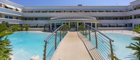 Seasonal outdoor pool