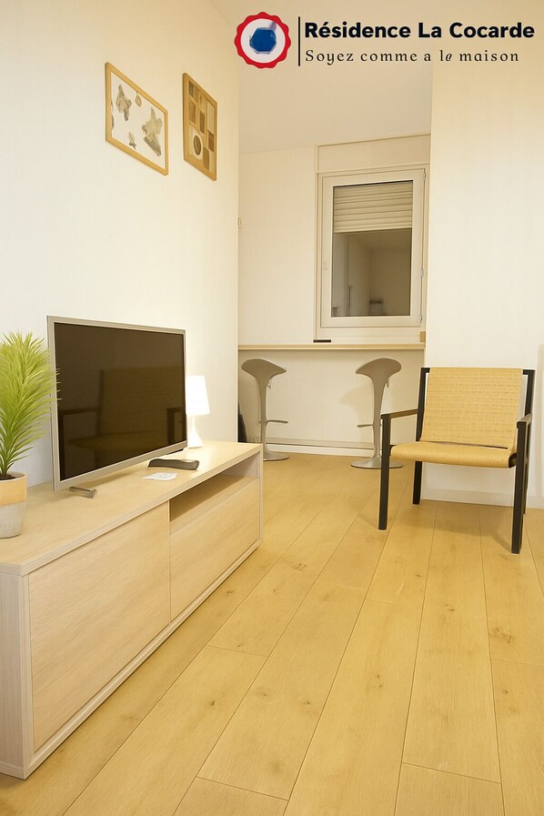 Comfort Studio | Private kitchen | Fridge, microwave, stovetop, espresso maker