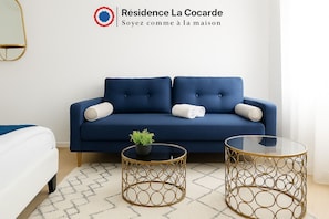 Individually decorated, individually furnished, laptop workspace