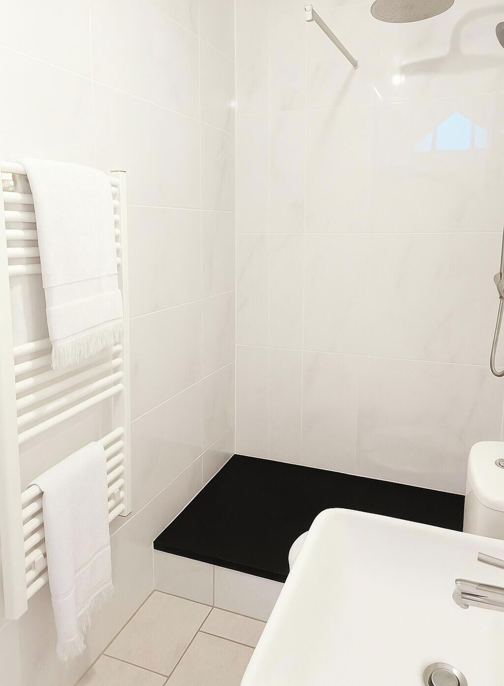 Comfort Studio | Bathroom | Shower, eco-friendly toiletries, hair dryer, towels