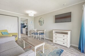 TV - Turtle Cove, Spectacular Ocean Front 1 bedroom! (Myrtle Beach)