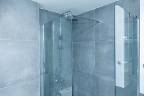 Haartrockner, Shampoo