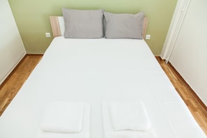 1 chambre, fer et planche à repasser, Wi-Fi gratuit, draps fournis