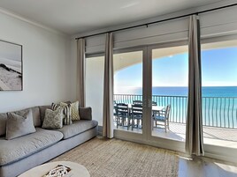 Condo (#403B - No Pets) | Living area