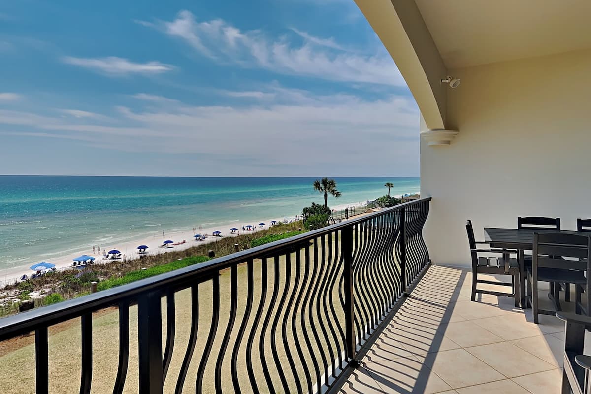 Condo, Multiple Beds, Balcony, Ocean View (Adagio #203A - No Pets Allowed) | 室外用餐