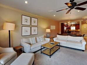 Appart'hôtel, plusieurs lits, balcon, vue océan (#329 - No Pets) | Coin séjour