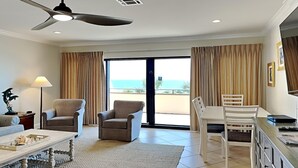 Condo, Berbilang Katil, Balcony, Ocean View (#332 - No Pets) | Ruang tamu