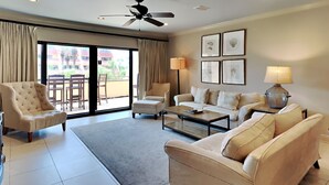 Condo, Berbilang Katil, Balcony, Ocean View (#329 - No Pets) | Ruang tamu
