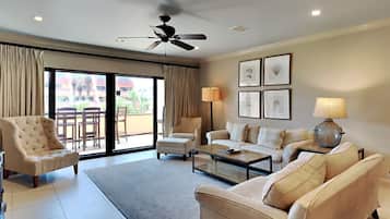 Condo, Berbilang Katil, Balcony, Ocean View (#329 - No Pets) | Ruang tamu