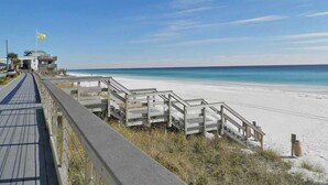 Beach nearby - Ariel Dunes II by Southern Vacation Rentals (Miramar Beach)