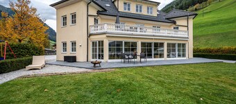 Studio 'Alpen Living 1st Floor Small' with Mountain View, Whirlpool & Wi-Fi