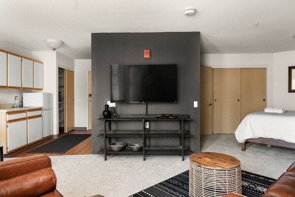 1 slaapkamer, een strijkplank/strijkijzer, gratis wifi, beddengoed