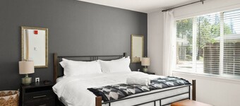 The Modoc | Stylish Stay in Paradise