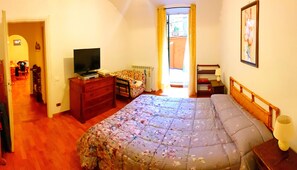 1 chambre, fer et planche Ă repasser, Wi-Fi gratuit, draps fournis