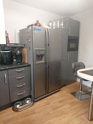 Apartment, Multiple Beds | Private kitchen
