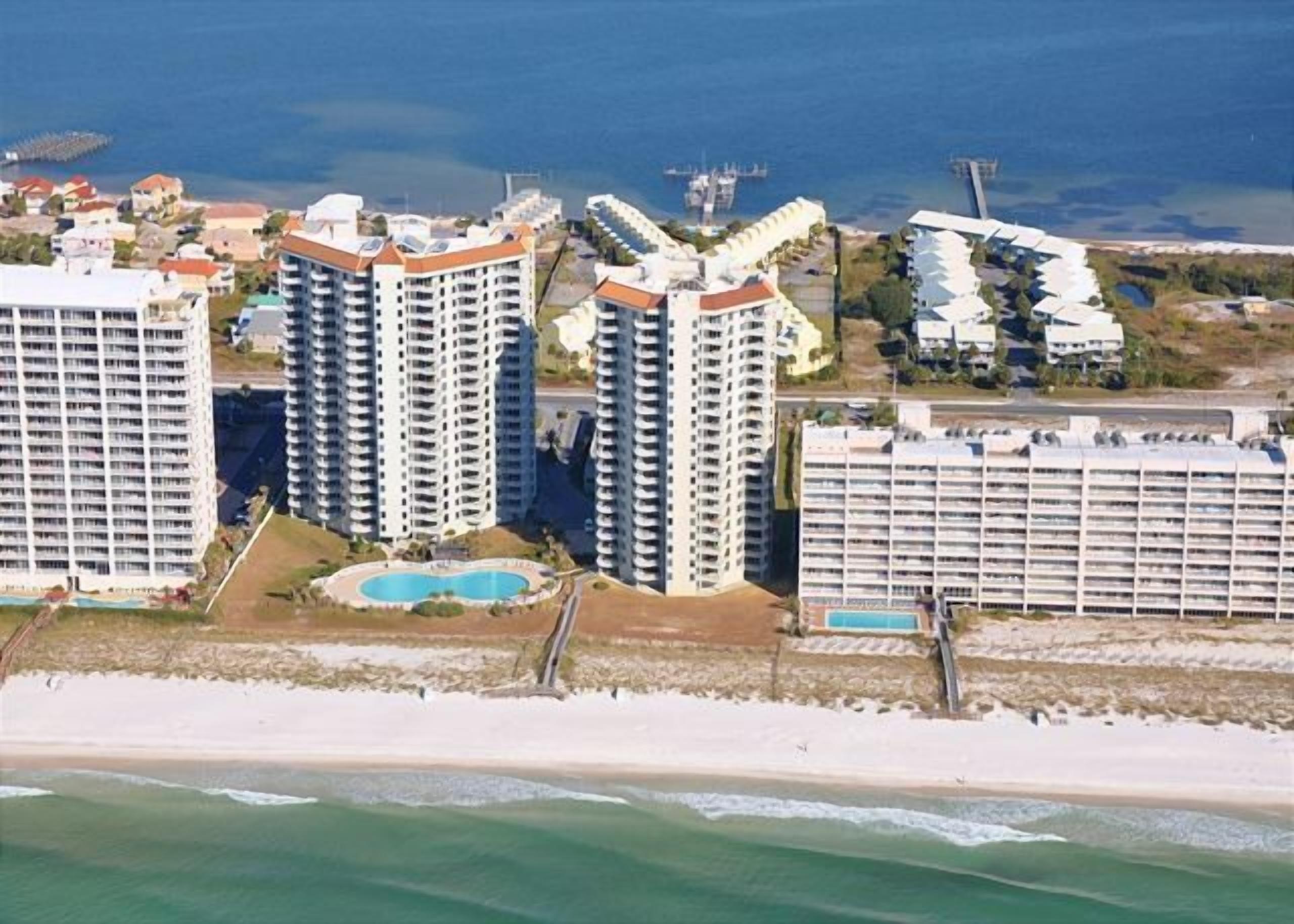Condo (3 Bedrooms) | Property amenity