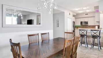 Condo, Multiple Beds, Patio, Ocean View (#5D - No Pets) | Dining