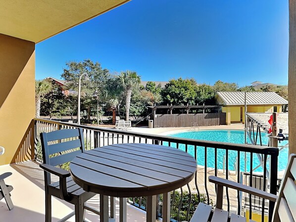 Condo (#205 - No Pets) | Restaurante al aire libre