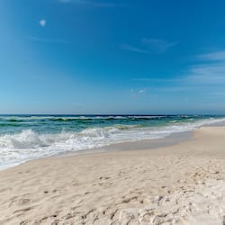 På stranden