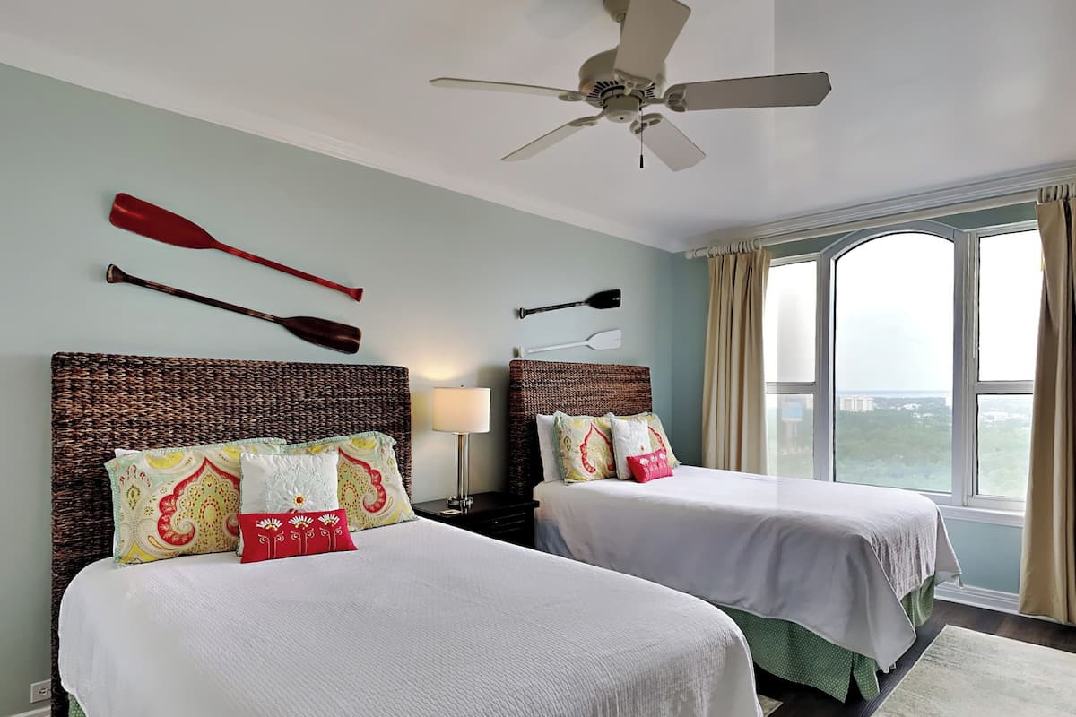 2 habitaciones, decoración personalizada y muebles diferentes