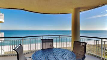 Condo (#6D - No Pets) | Outdoor dining