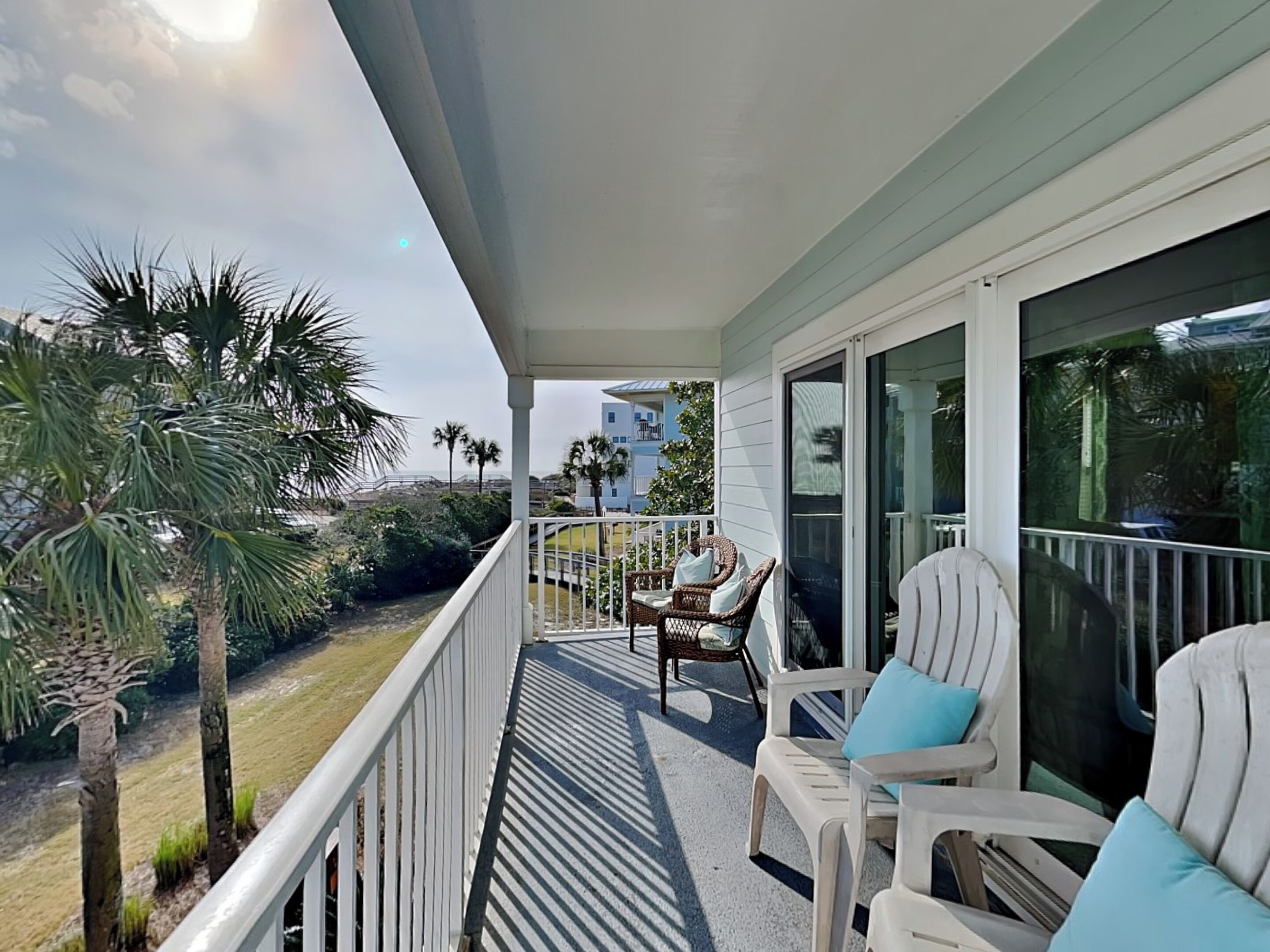 Condo (3 Bedrooms) | Front of property