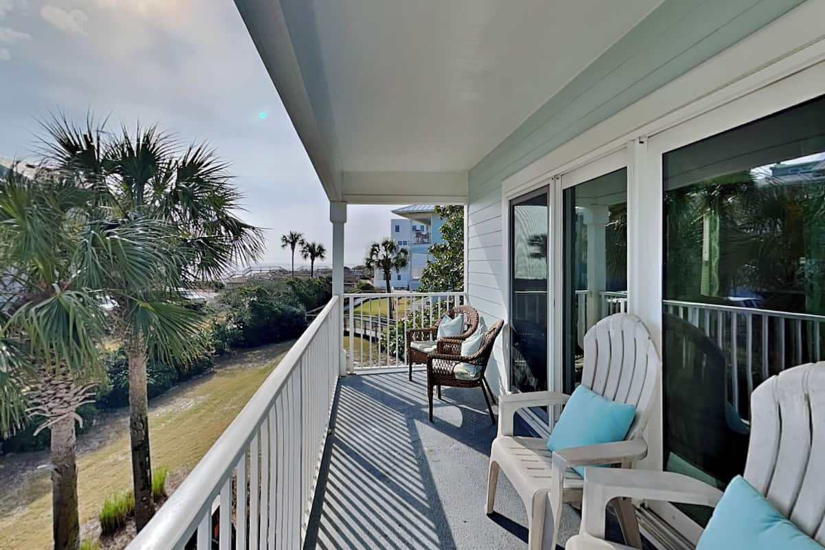 Condo (3 Bedrooms) | Front of property