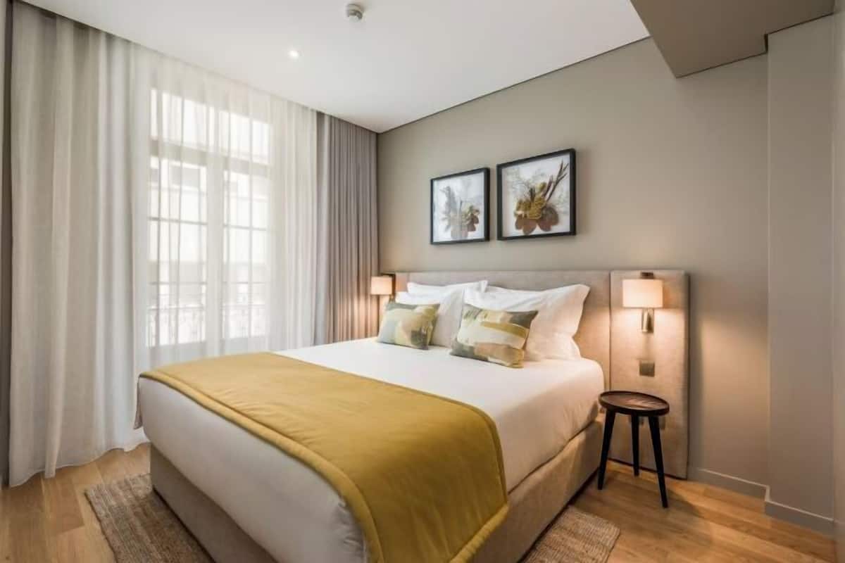 3 bedrooms, in-room safe, blackout curtains, soundproofing