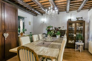 Dining - Country House 'El Paller' with Balcony and Wi-Fi (Borrassà)