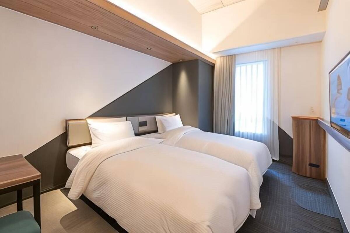 In-room safe, free WiFi, bed sheets