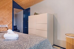 1 chambre, fer et planche à repasser, Wi-Fi gratuit, draps fournis