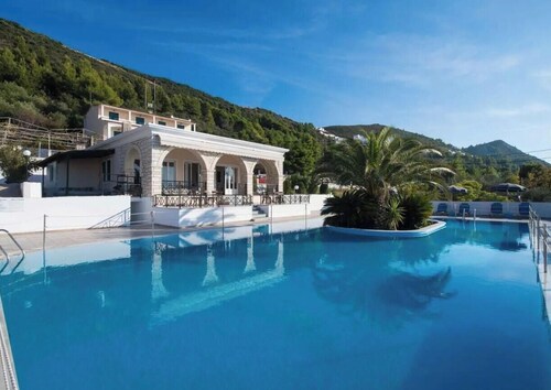 Hotel Apartment 'Sunset Supreme Studio C' with Sea View, Shared Pool & Wi-Fi