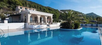 Hotel Apartment 'Sunset Supreme Studio C' with Sea View, Shared Pool & Wi-Fi