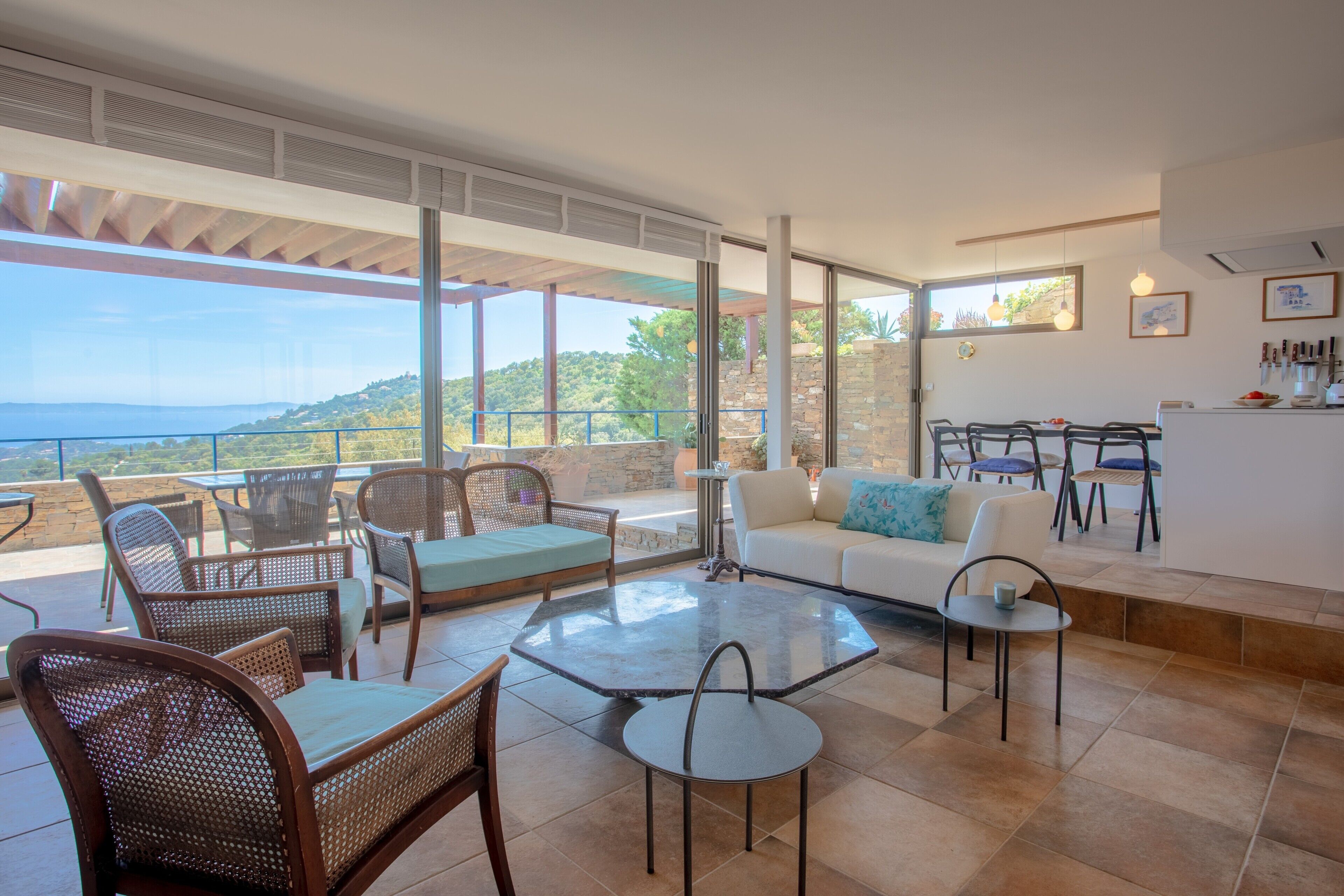 テレビ、ステレオ