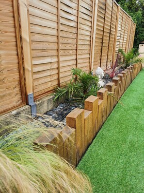 Property grounds - Logement Avec Jardin et Parking Privés, Piscine Partagée (Aubagne)