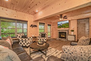 Televisión, chimenea, videojuegos